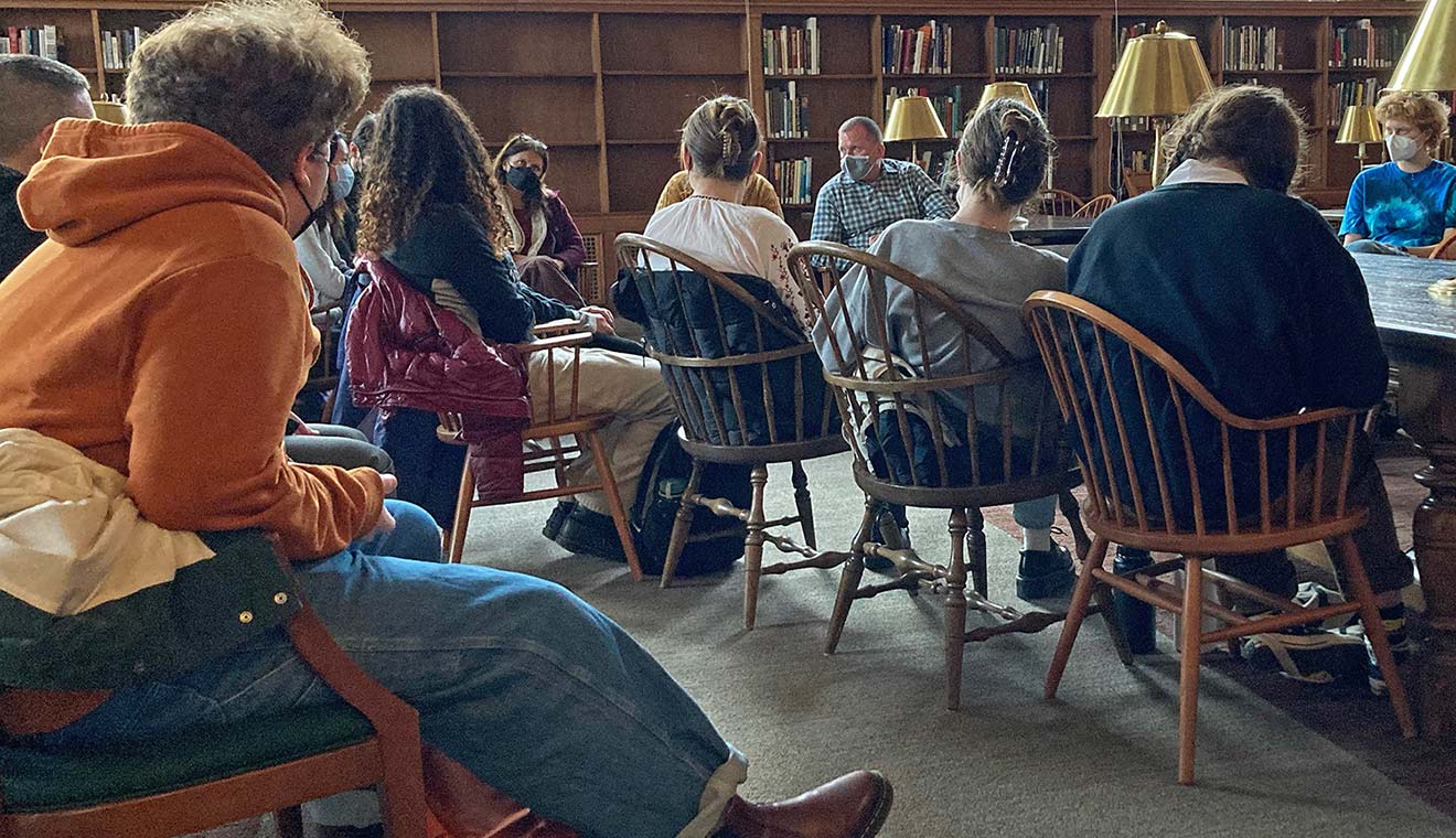 On March 2, Olin Library and the Office of Student Affairs co-sponsored a Gathering in Community for Ukraine. Students, faculty, and staff met in the Smith Reading Room to share, listen, and be together. (Photo by Willow Saxon ’24)