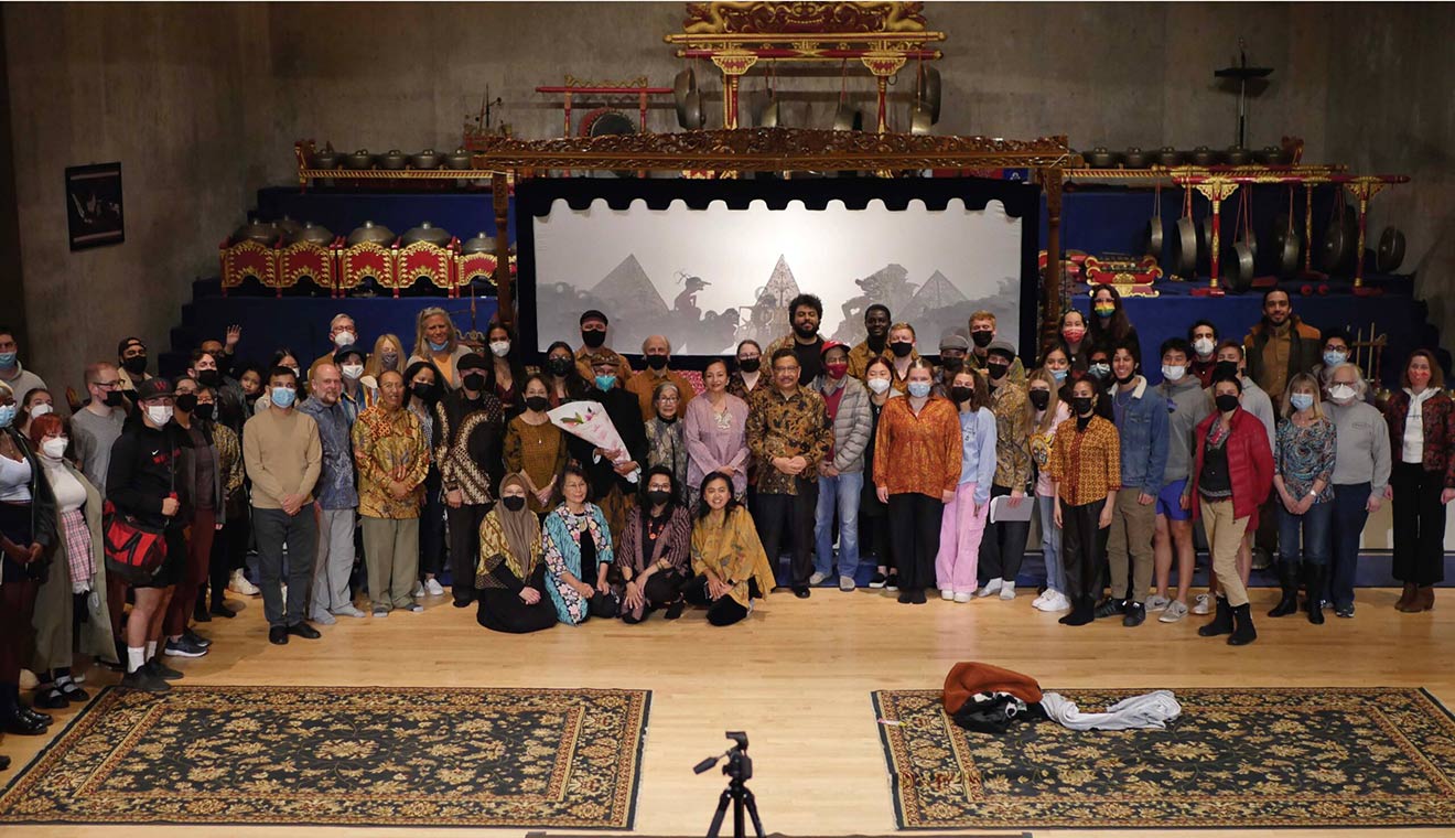 The Gamelan Ensemble, Sumarsam, and guests gathered for a group photo following the play. The last last “Wayang Kulit” puppet play was in November 2018.