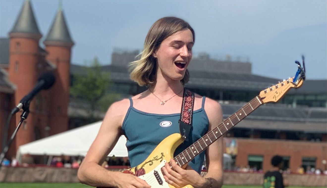 Nic Catalan ’22 of Los Angles, Calif. won the Gwen Livingston Pokora Prize for music composition as part of the 2022 Academic Scholarships, Fellowships and Prizes, which are awarded to students at the end of each academic year.