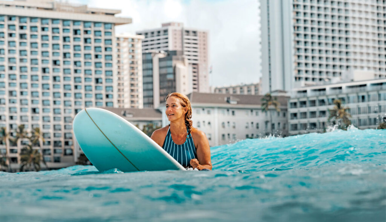 Amelia Borofsky ’99 was inspired to seek out Surfing Moms after her own bout with postpartum anxiety. The group helps provide a sense of connection and a community of care while also allowing members guilt-free time alone to enjoy doing what they love.