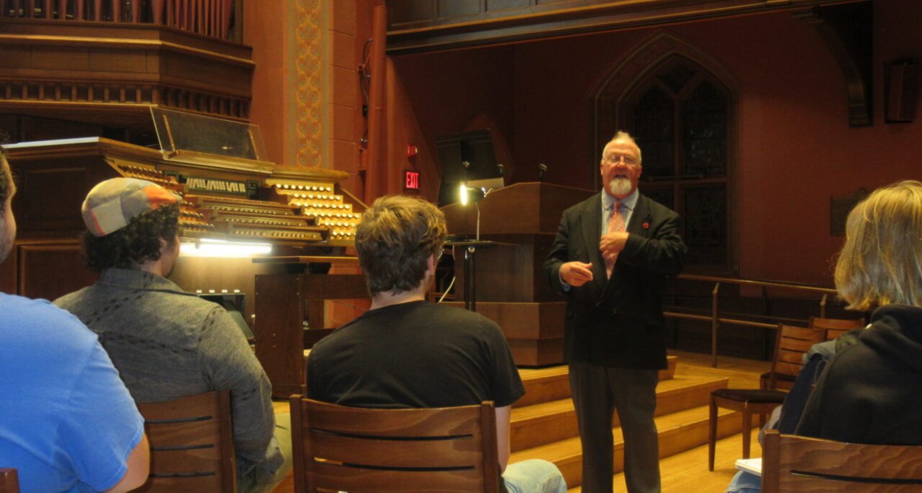 Acclaimed organist Peter Krasinski speaks to students during a masterclass on organ accompaniment for silent films