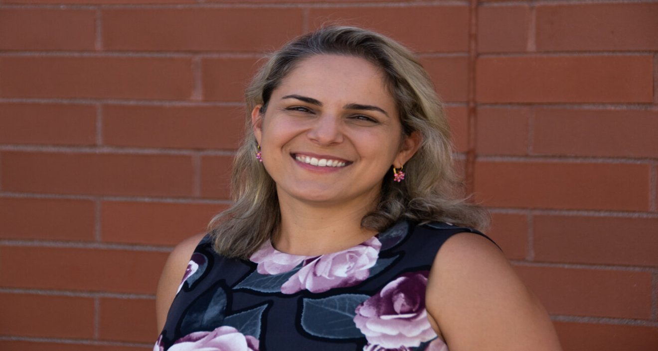 Visiting Assistant Professor of Neuroscience and Behavior Clarissa Fantin Cavarsan Muller.