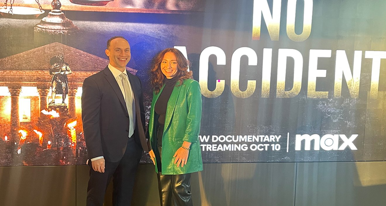 Attorney Michael Bloch ’00 (left) and producer Michelle Rabinowitz Carney ‘02 at the HBO premiere of “No Accident,” a documentary Rabinowitz Carney produced on the civil trial of white supremacists in Charlottesville. (Photo courtesy of Michelle Rabinowitz Carney)