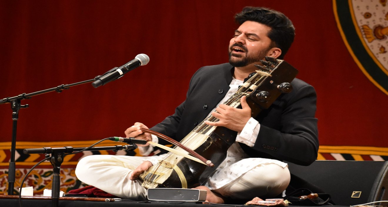 On Saturday night, the festival featured the world premiere of “Pīlu,” a project developed at Wesleyan by North Indian sarangi (bowed string instrument) master and Ph.D. candidate Suhail Yusuf Khan MA ’18.