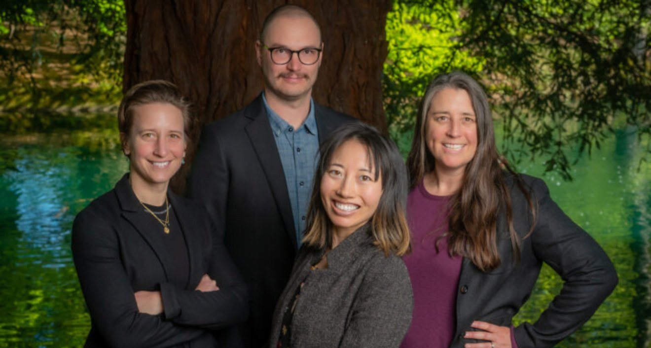LEGAL AID FOR THE ENVIRONMENT: Meriel Darzen ’04 (left) and Courtney (Watts) Johnson ’01 (right) the staff attorneys at Crag Law Center in Portland, Oregon.