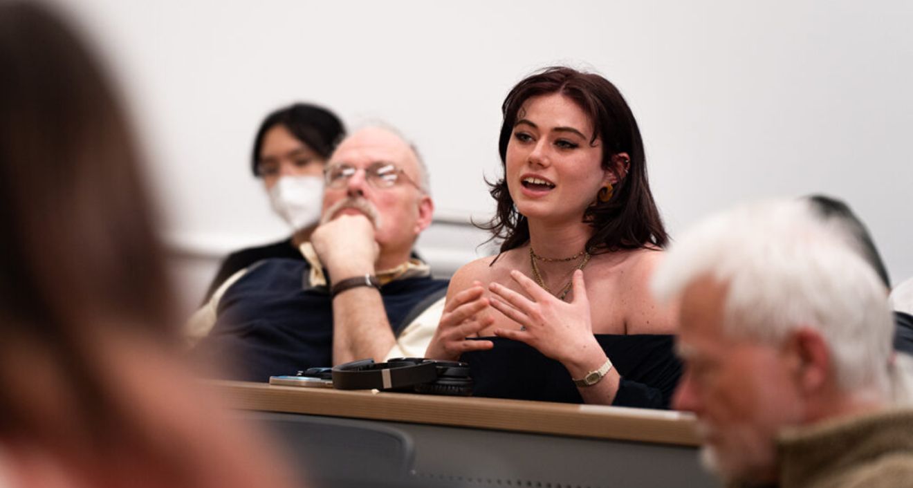 A student asks a question at New Yorker Staff Writer Adam Gopnik’s talk “To Fix Democracy, Figure Out What’s Broken,” which is part of Wesleyan’s Democracy 2024 initiative. (Photo by Meka Wilson)