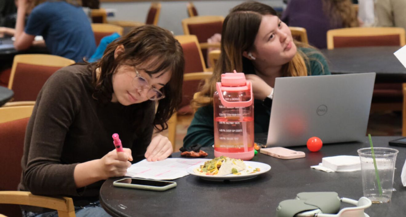 Students studying for finals at WesWell’s The Final Cram study session on May 13. (Photo by Rose Chen ’26)