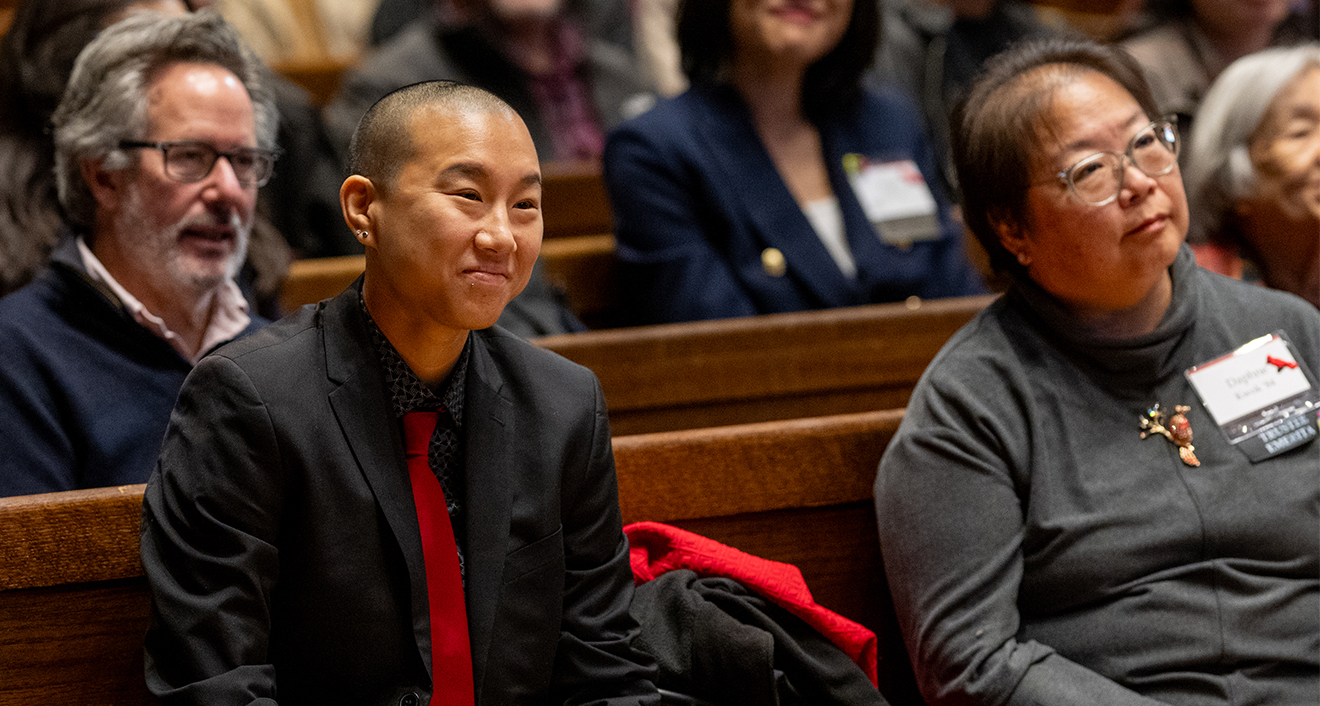 Audience members tune into the Dwight L. Greene Symposium during Homecoming and Alumni Weekend.
