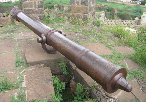 Sixteenth-century cannon at Kalyana fort, India