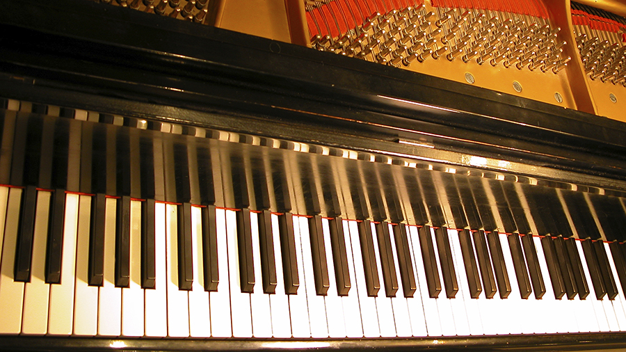 Piano keyboard