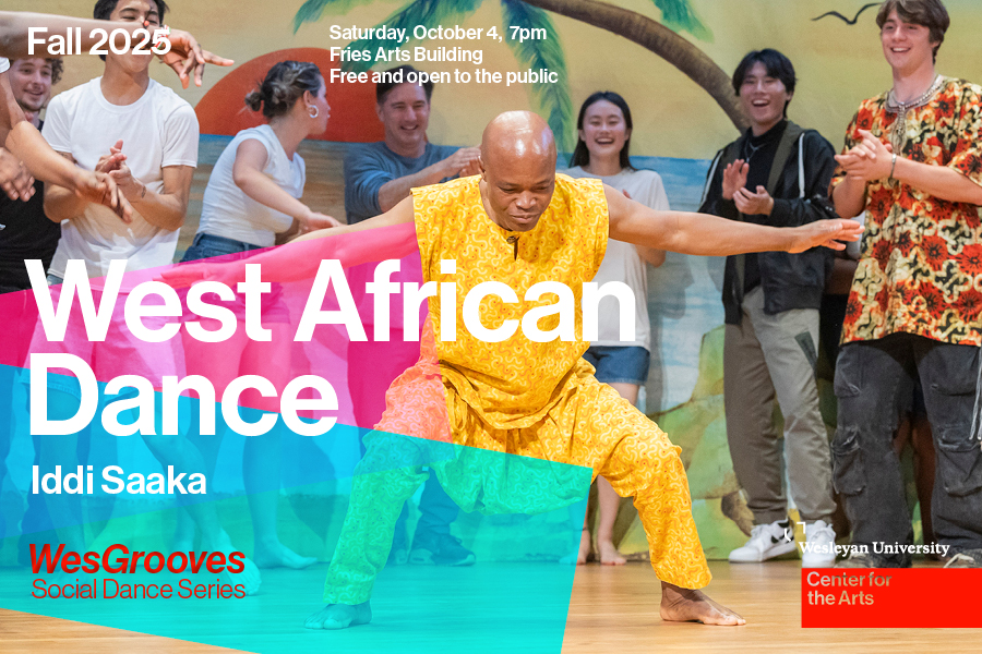 Iddi Saaka dancing on stage with audience