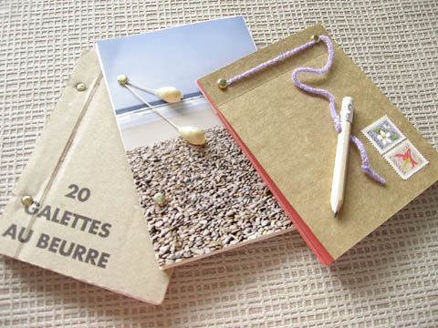 Recycled Note Pads (To make: http://en.espritcabane.com/pretty-things/pocket-size-notepads.php)