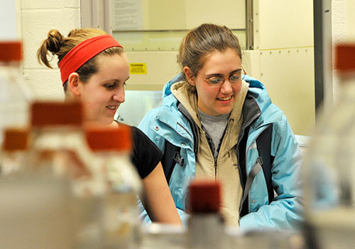 Students enjoy the Naegele lab tour.